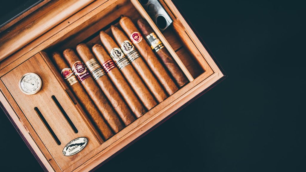 Orijinal Tütün, Marlboro Red Sigara ve Toscanello Puroları cigarshousetr1